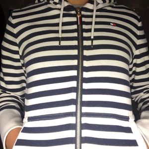 tommy Hilfiger sweater .